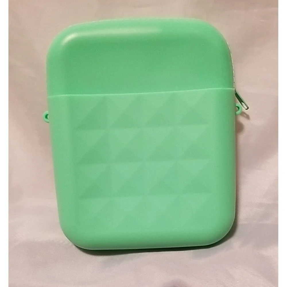 Sports Pouch Bag Silicone Green With Black Strap NEW